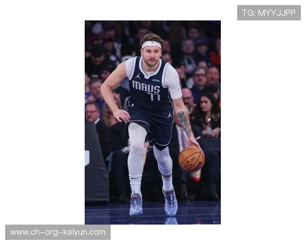 东契奇关键时刻发力独行侠险胜，东契奇36+9+11!独行侠拔刺