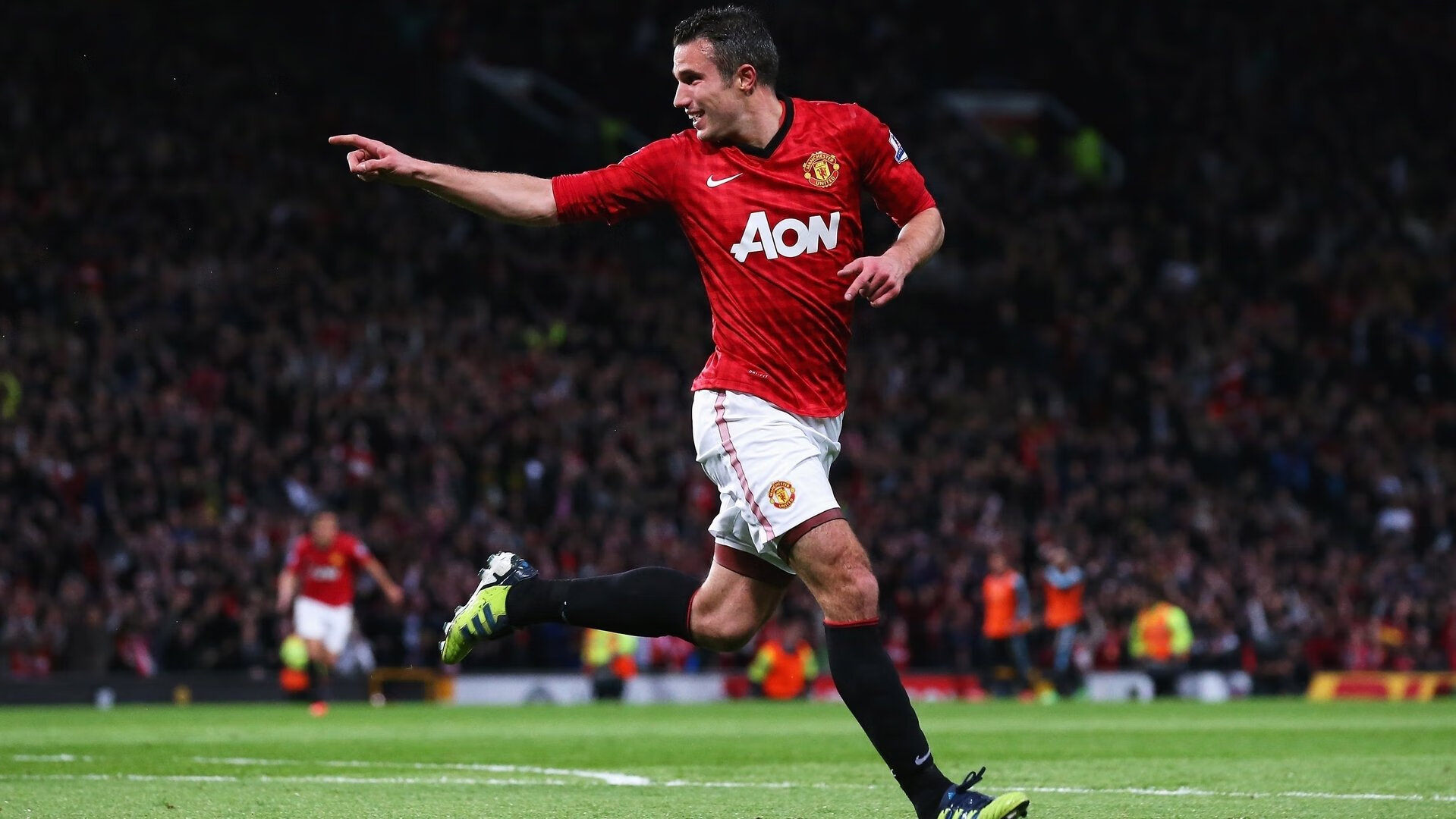 “高新体育中心：武术选手展现超凡体能与技巧，比赛高潮迭起”